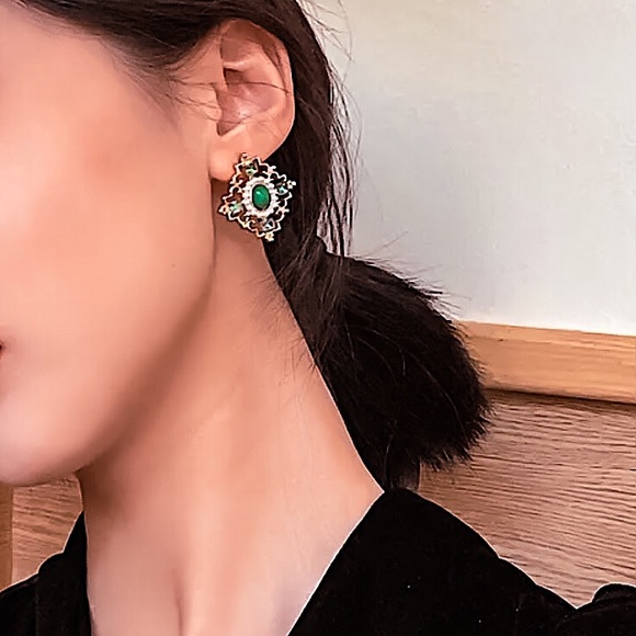 ⚜️[𝟯/$𝟮𝟴]⚜️NEW ⚜️925 Baroque Style Stone & Pearl Earrings - Picture 7 of 10